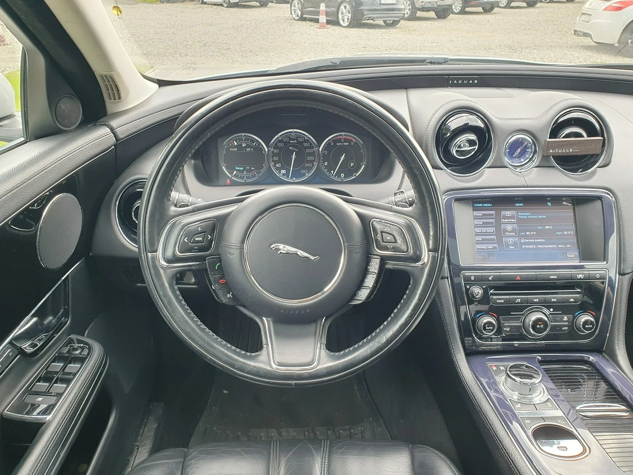 Jaguar XJ - Zdjęcie 28