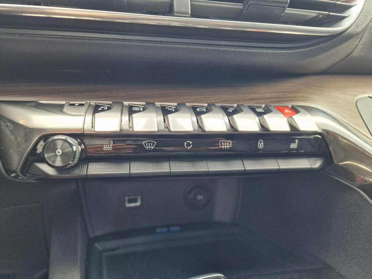 Peugeot 3008 - Zdjęcie 32