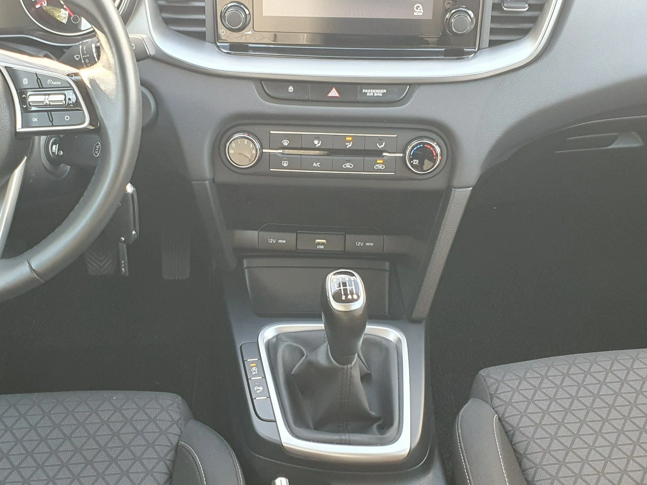 Kia XCeed - Zdjęcie 30