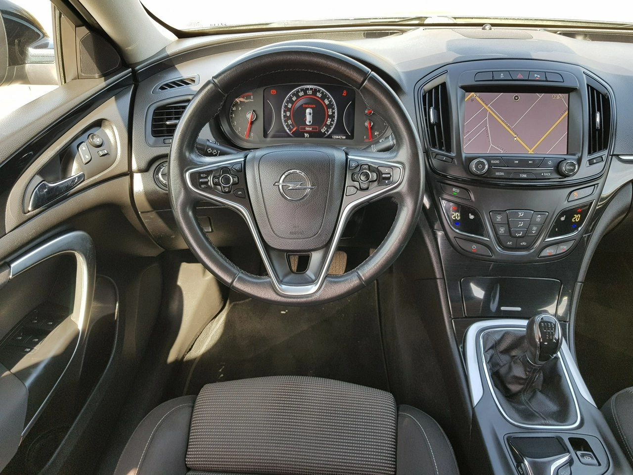 Opel Insignia - Zdjęcie 12