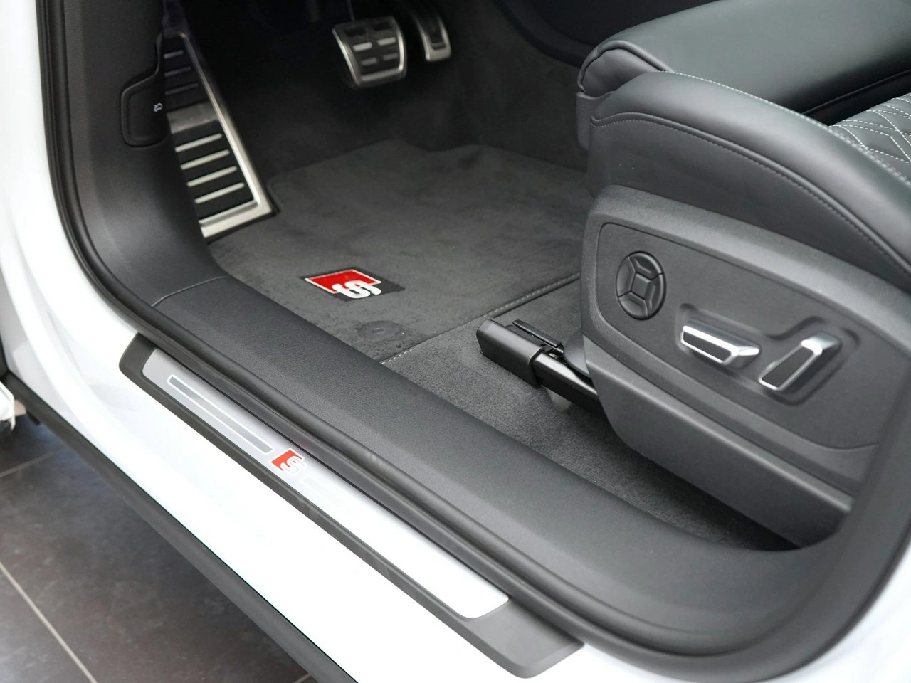 Audi SQ8 e-tron - Zdjęcie 11