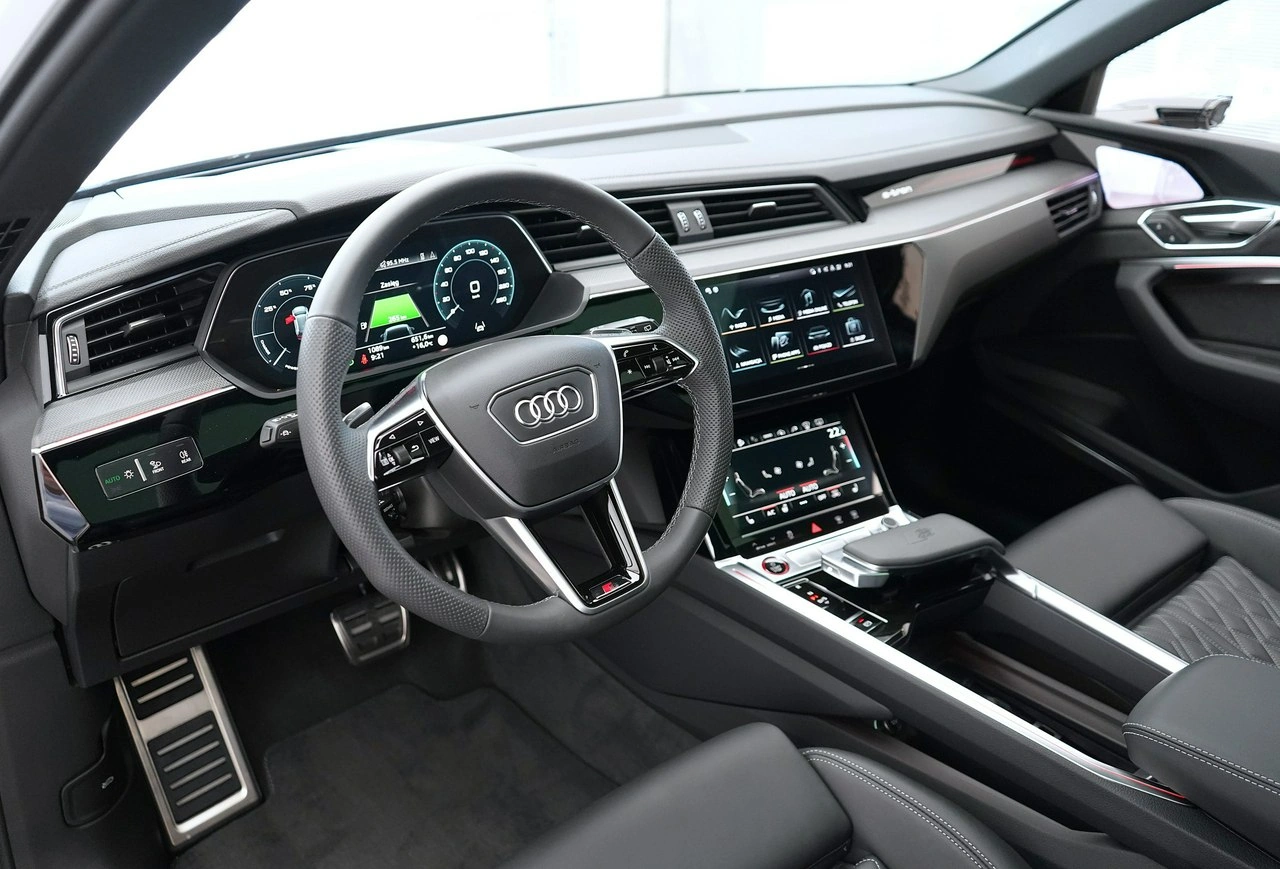 Audi SQ8 e-tron - Zdjęcie 12