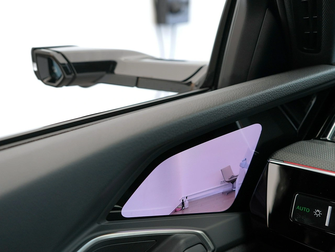 Audi SQ8 e-tron - Zdjęcie 9