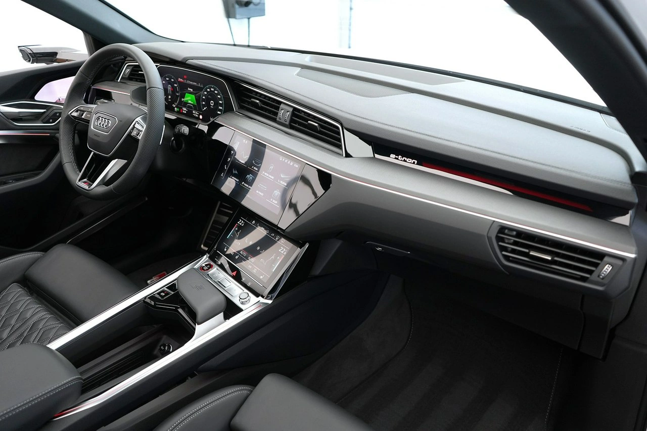 Audi SQ8 e-tron - Zdjęcie 23