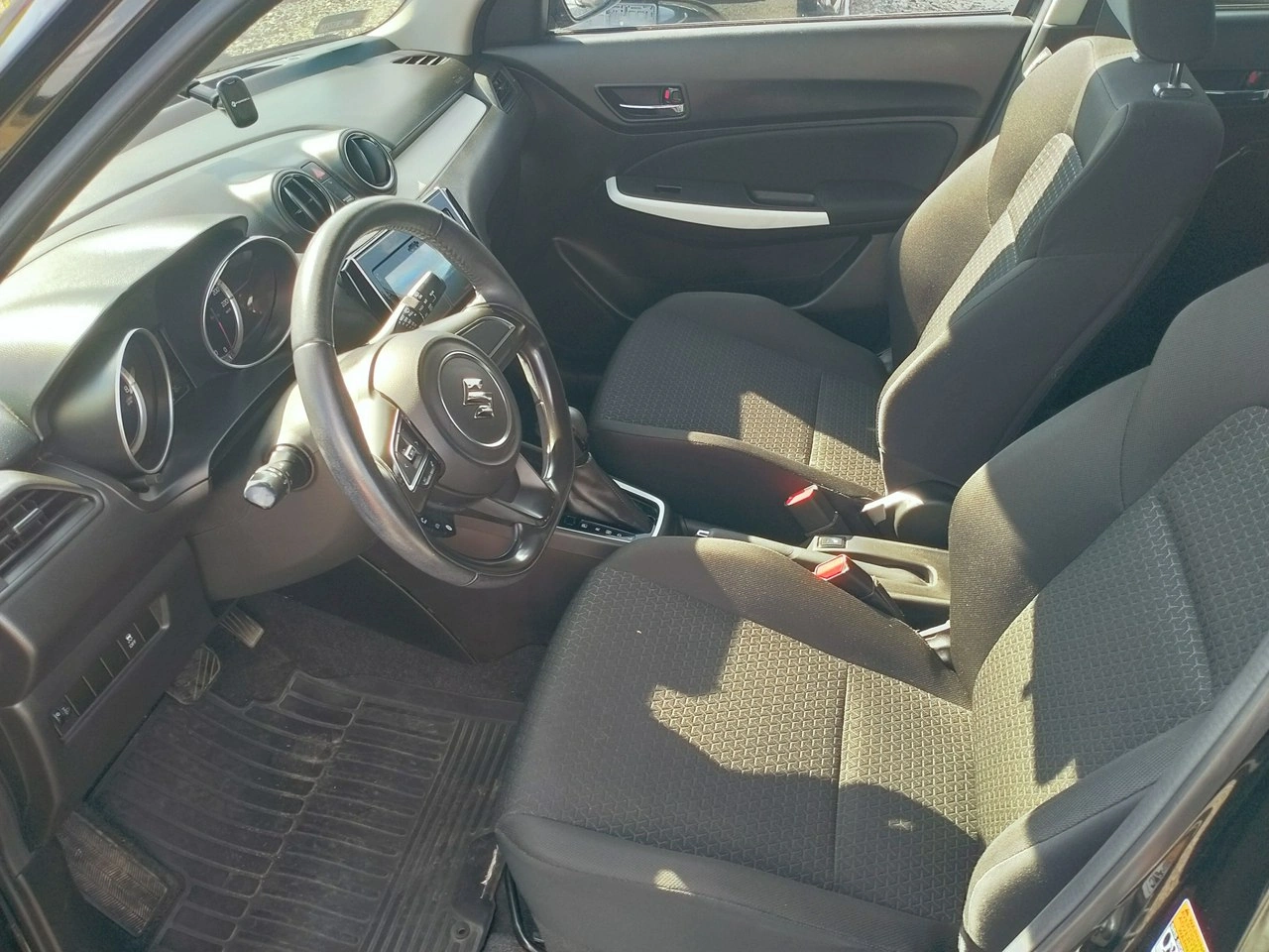 Suzuki Swift - Zdjęcie 9