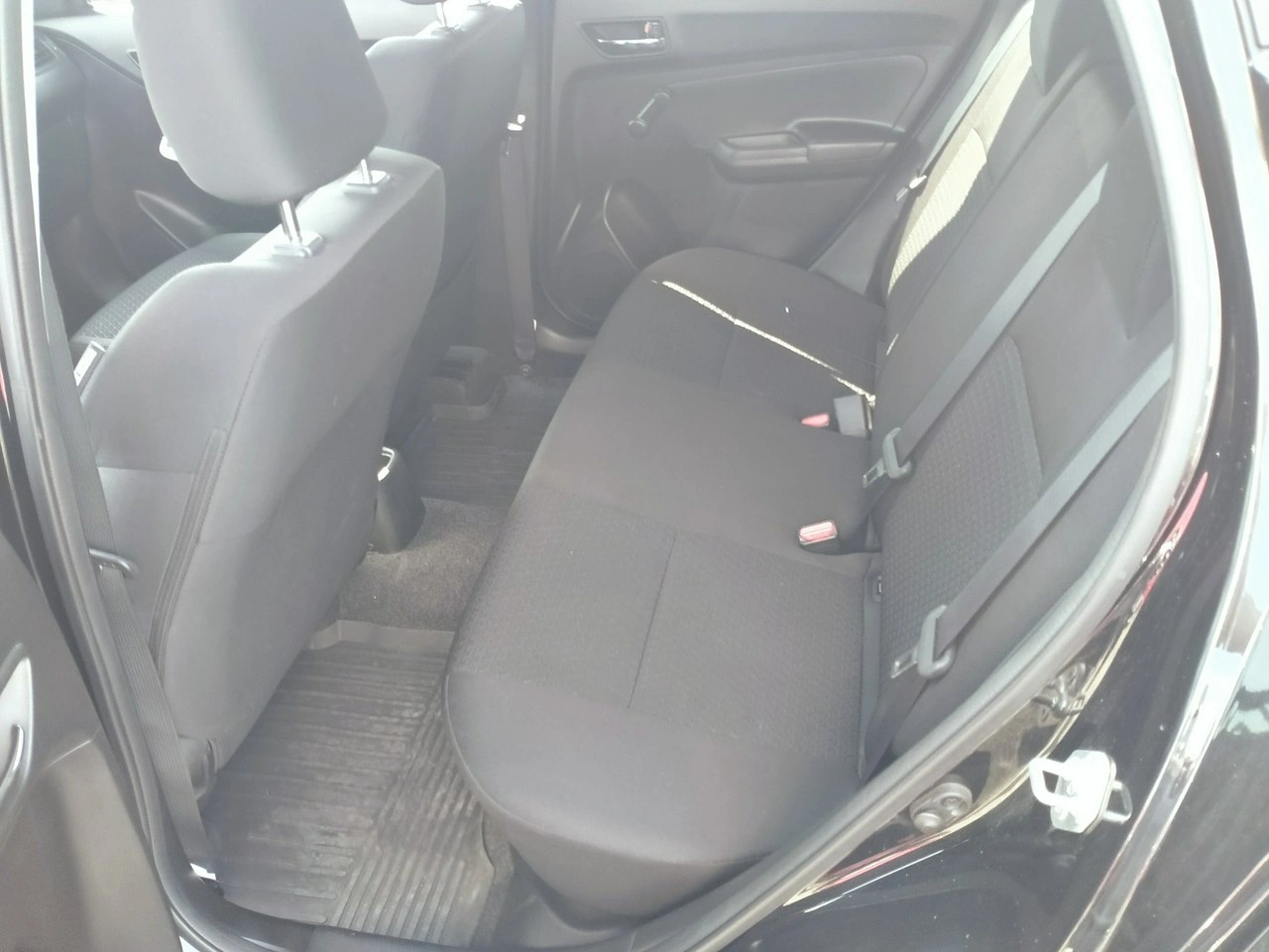 Suzuki Swift - Zdjęcie 11