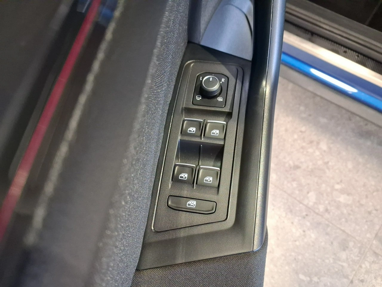 Volkswagen T-Roc - Zdjęcie 11