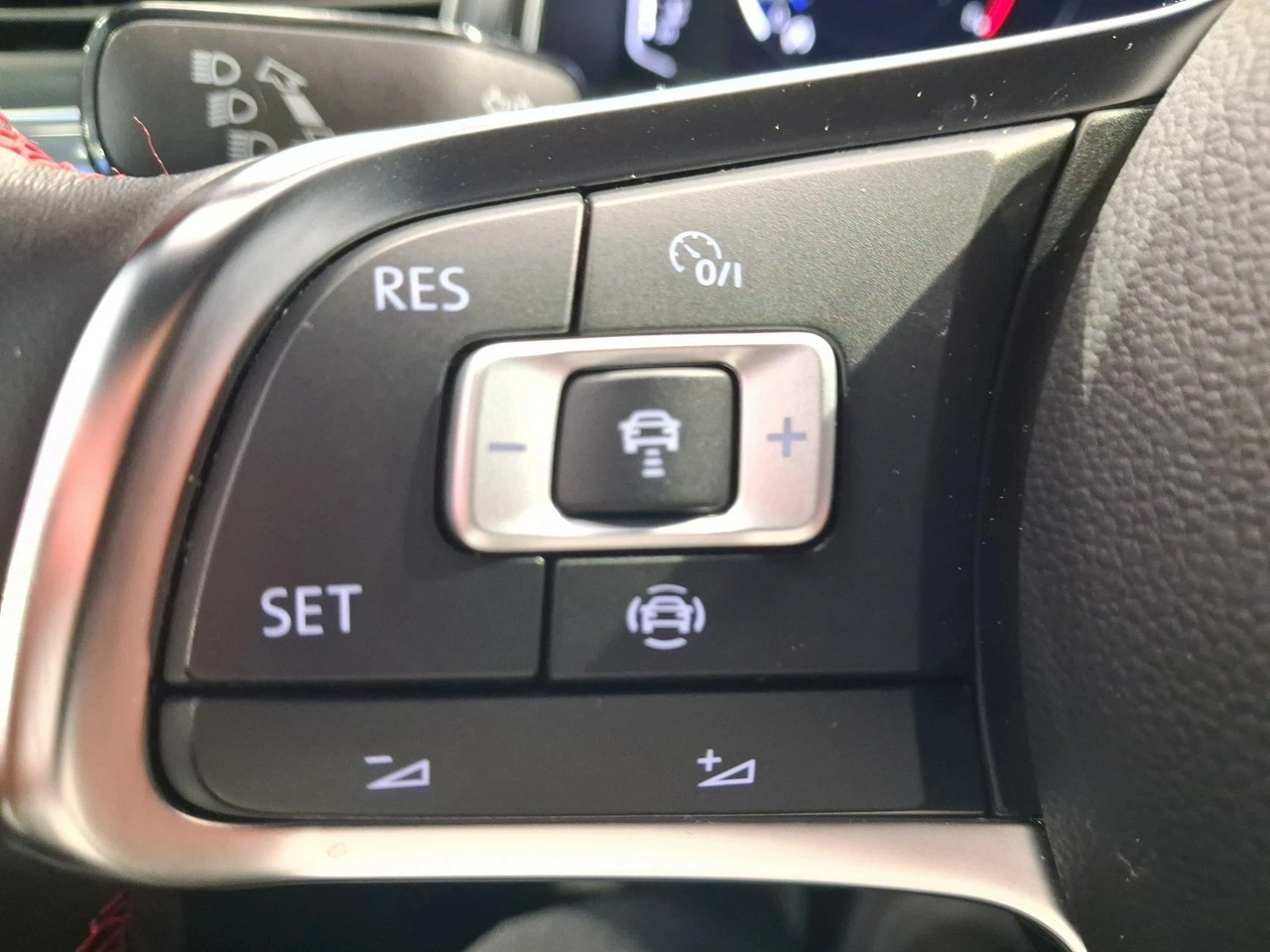 Volkswagen T-Roc - Zdjęcie 19