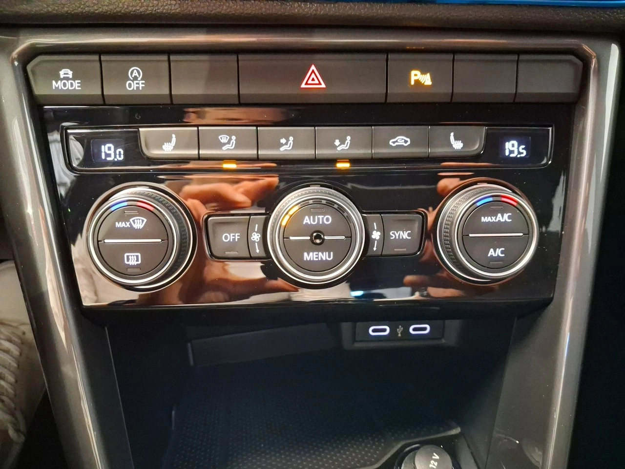 Volkswagen T-Roc - Zdjęcie 23