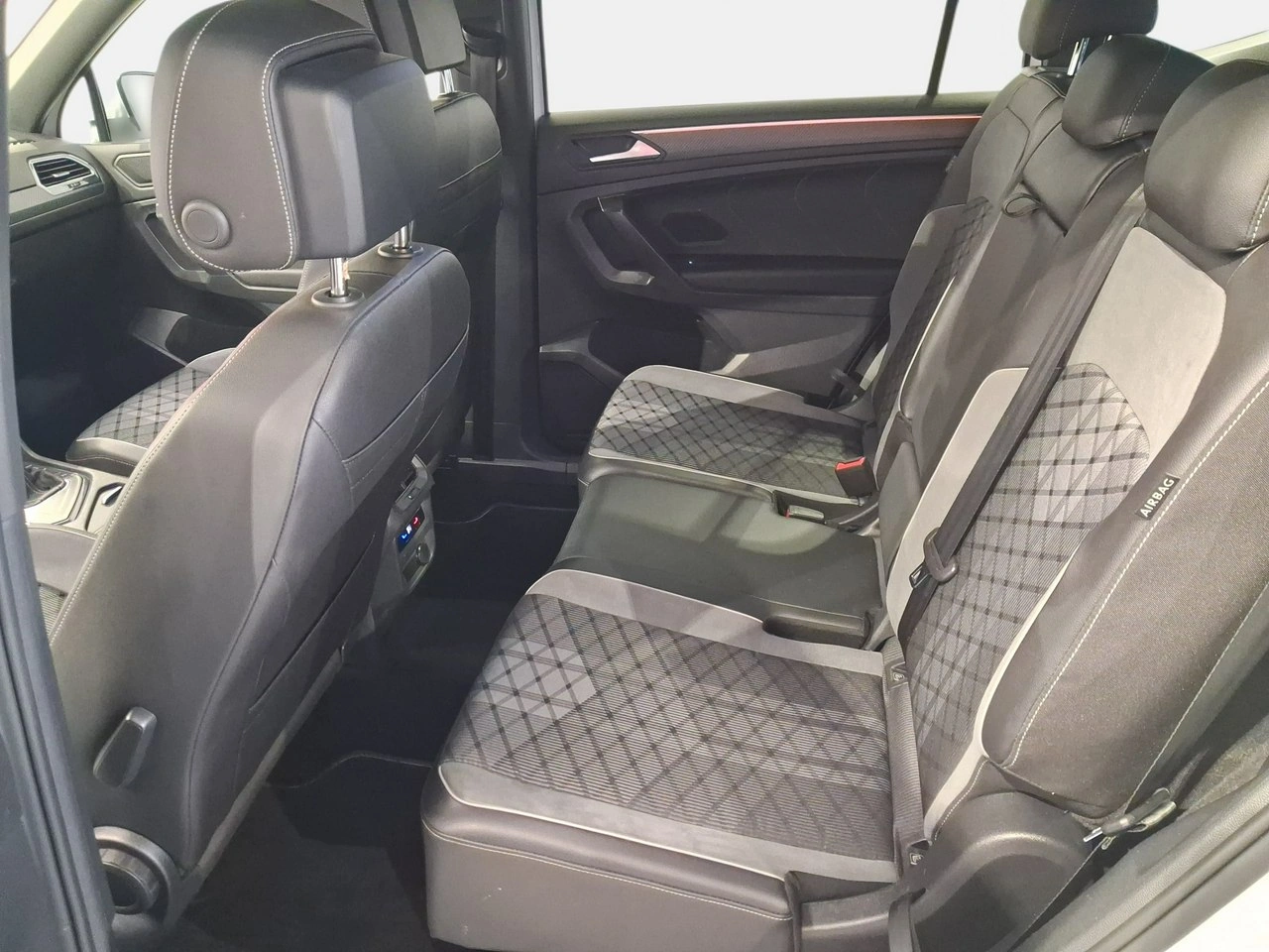 Volkswagen Tiguan Allspace - Zdjęcie 13