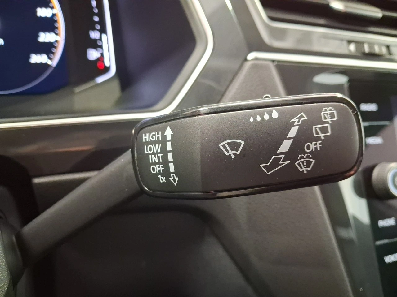 Volkswagen Tiguan Allspace - Zdjęcie 22