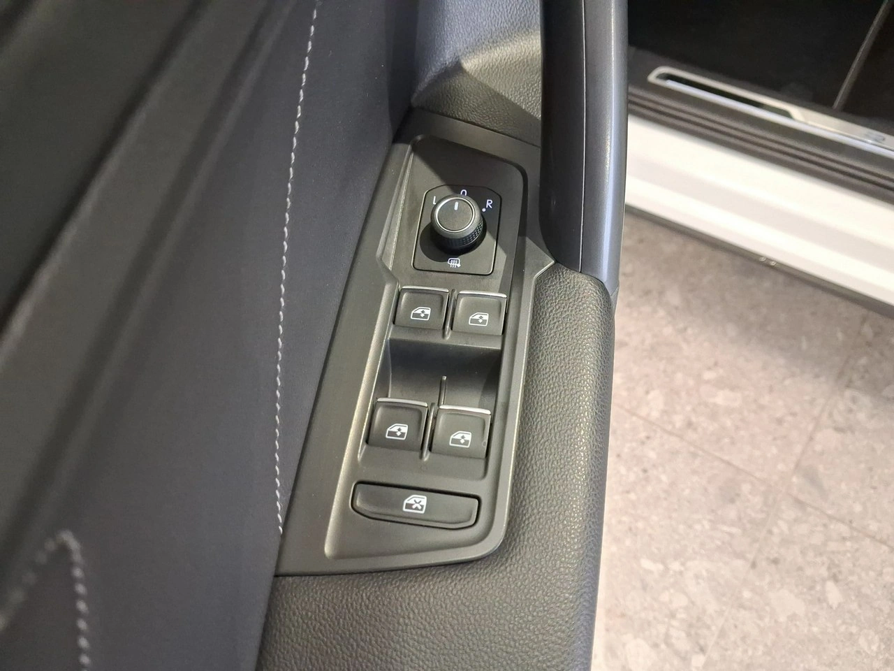 Volkswagen Tiguan Allspace - Zdjęcie 30