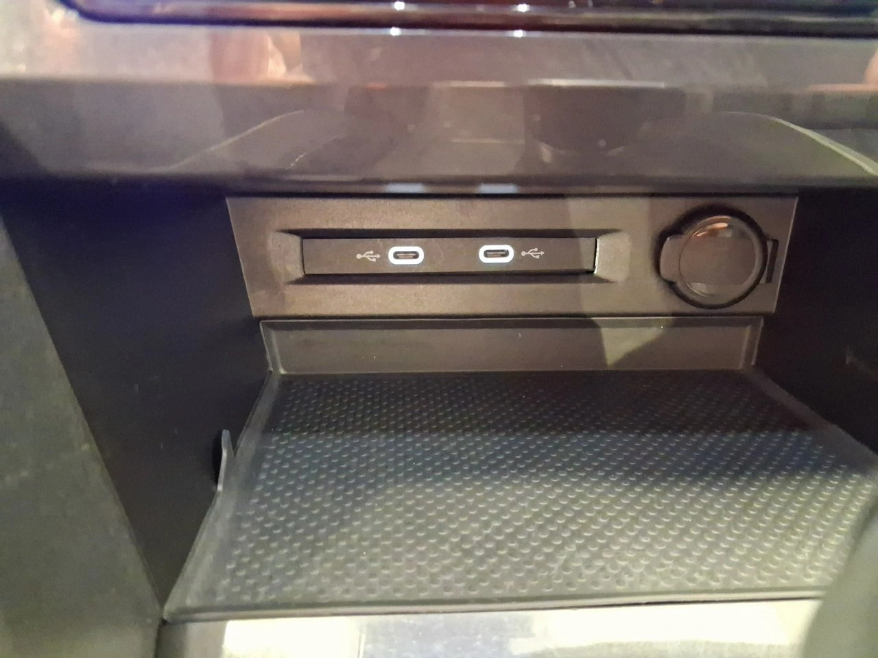 Volkswagen Tiguan Allspace - Zdjęcie 32