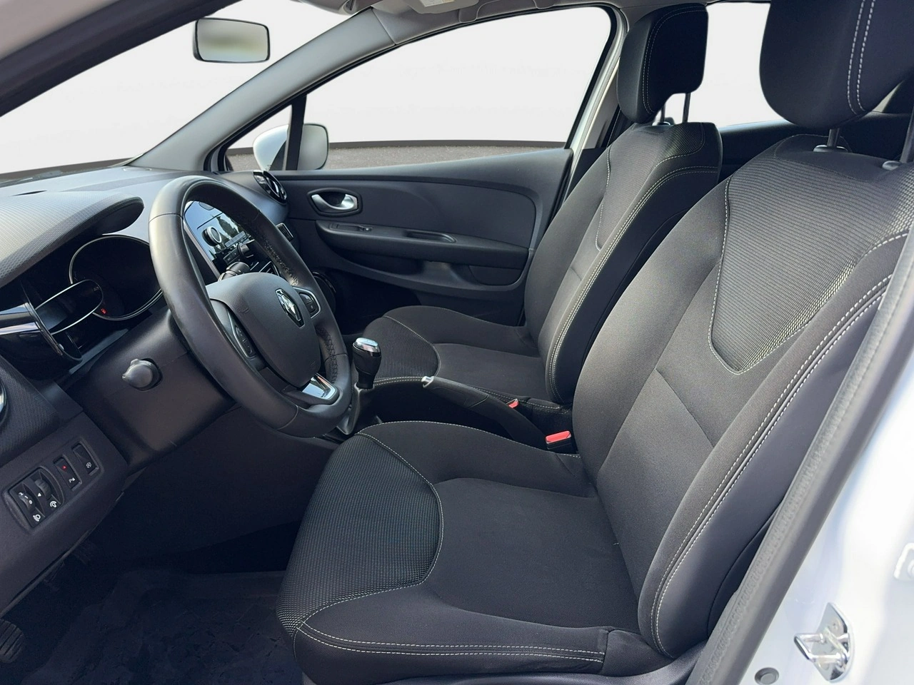 Renault Clio - Zdjęcie 8