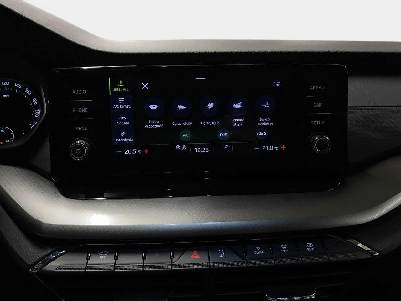 Skoda Octavia - Zdjęcie 24