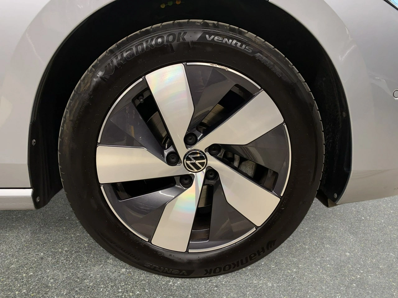 Volkswagen Passat Variant - Zdjęcie 9