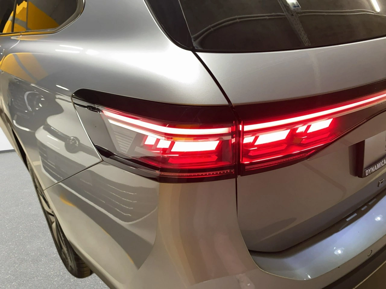 Volkswagen Passat Variant - Zdjęcie 10