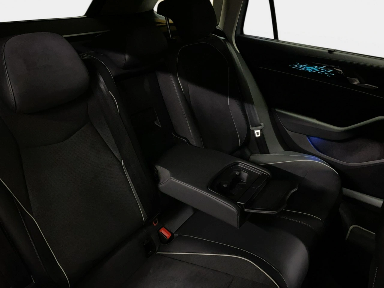 Volkswagen Passat Variant - Zdjęcie 14