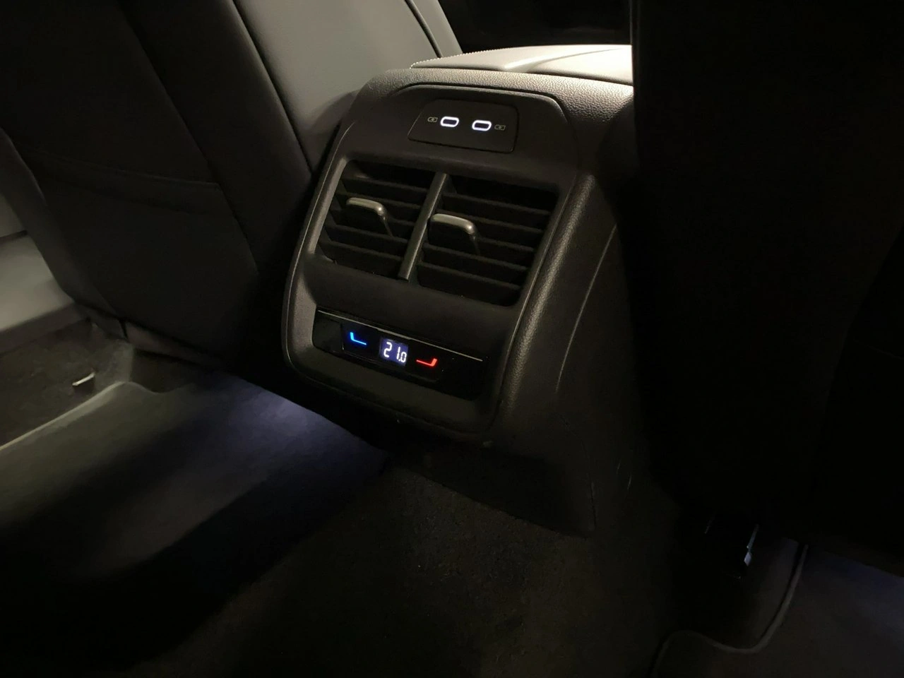 Volkswagen Passat Variant - Zdjęcie 15