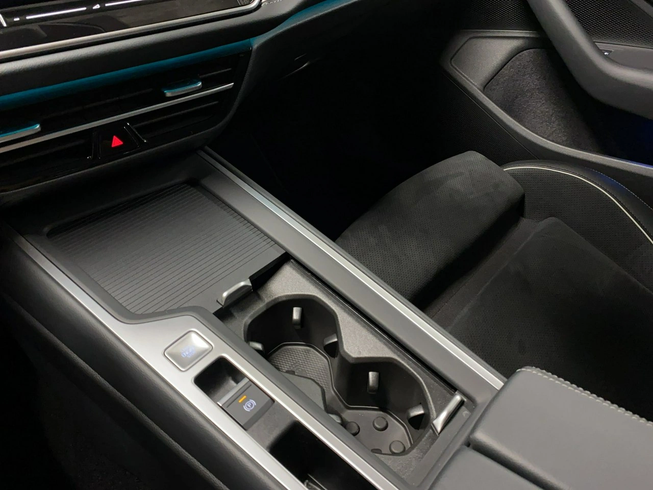 Volkswagen Passat Variant - Zdjęcie 36