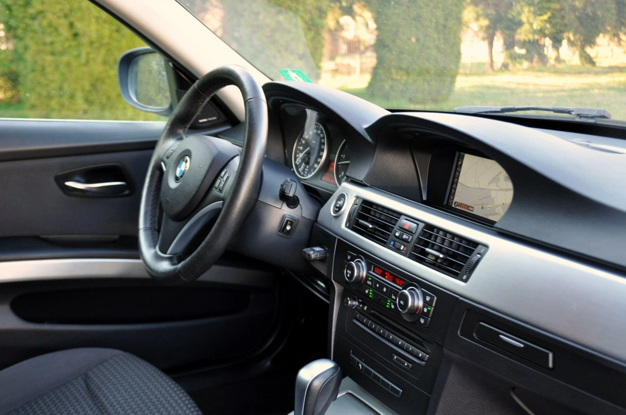 BMW 330 - Zdjęcie 17