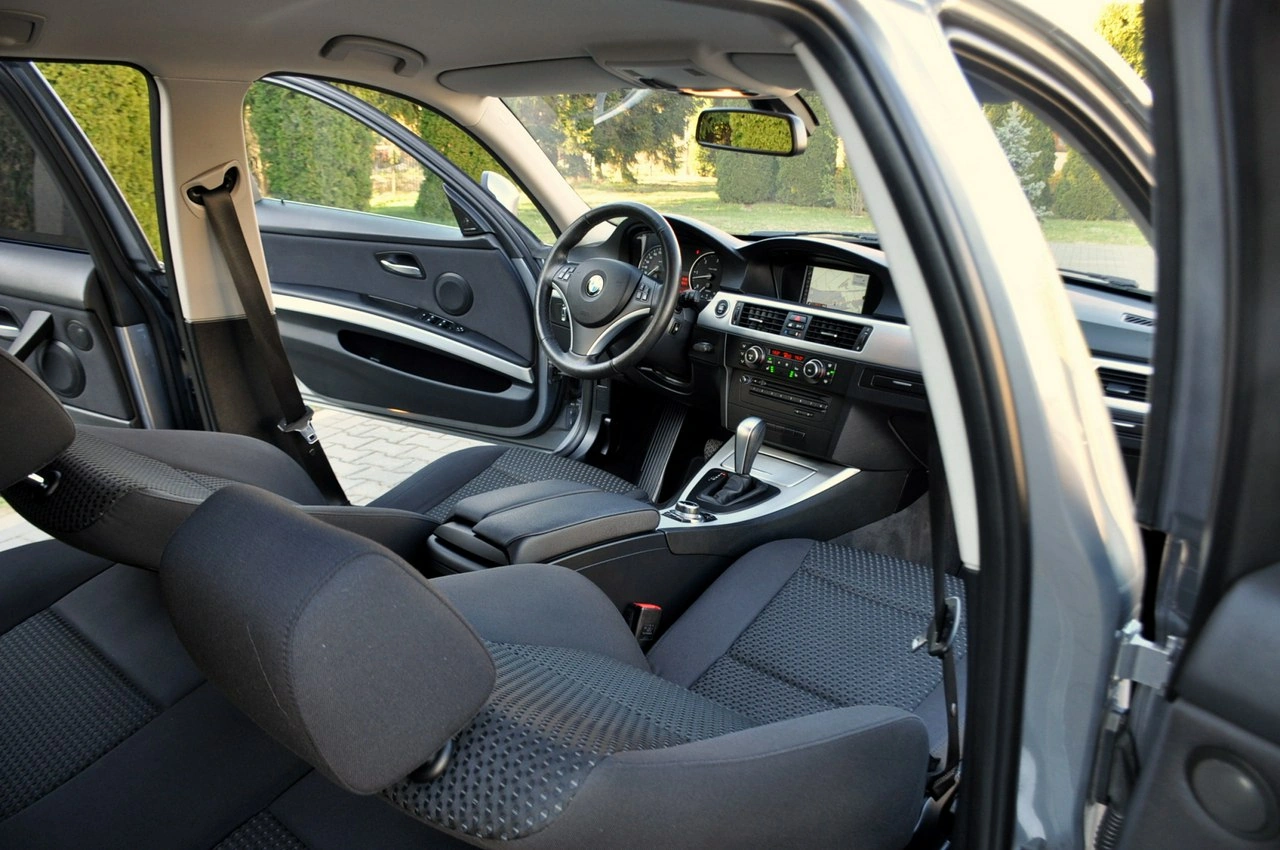 BMW 330 - Zdjęcie 23
