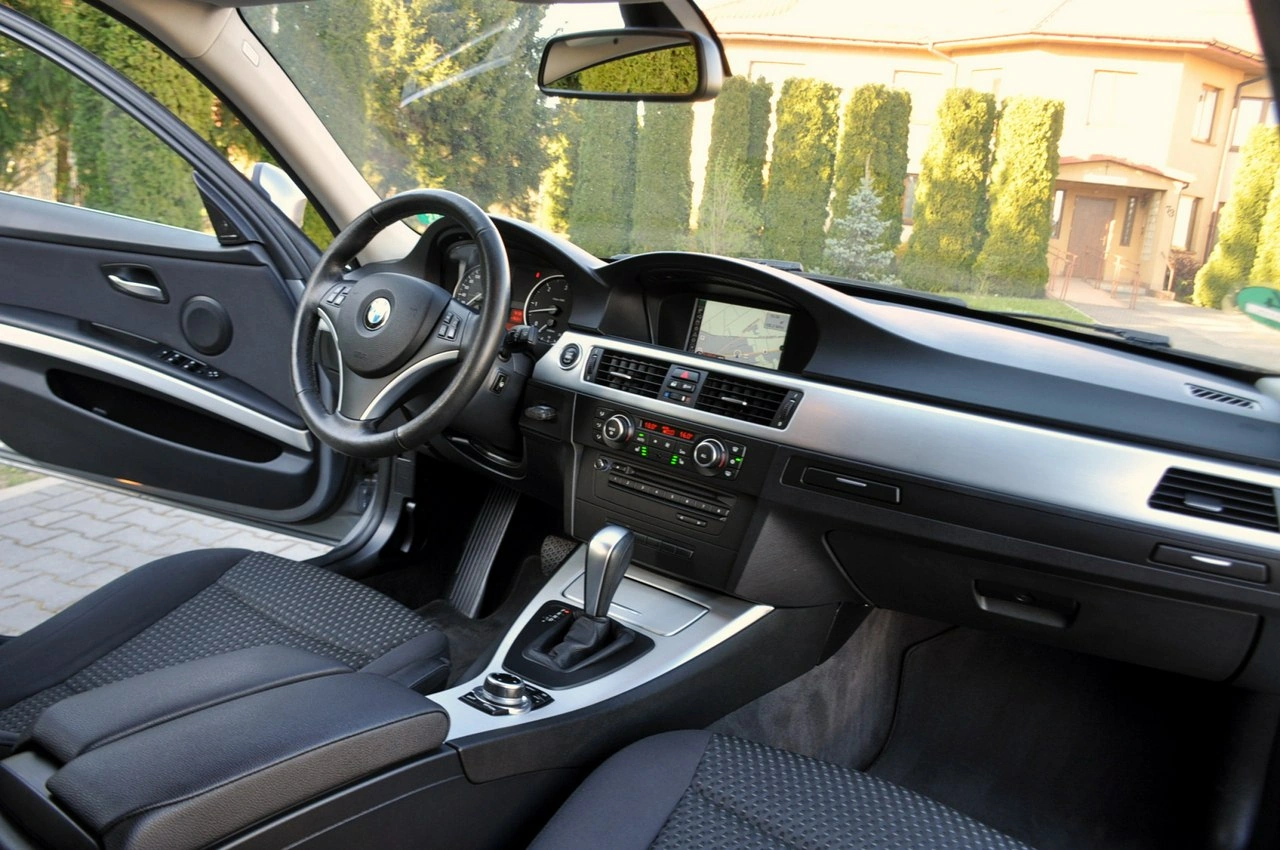 BMW 330 - Zdjęcie 24
