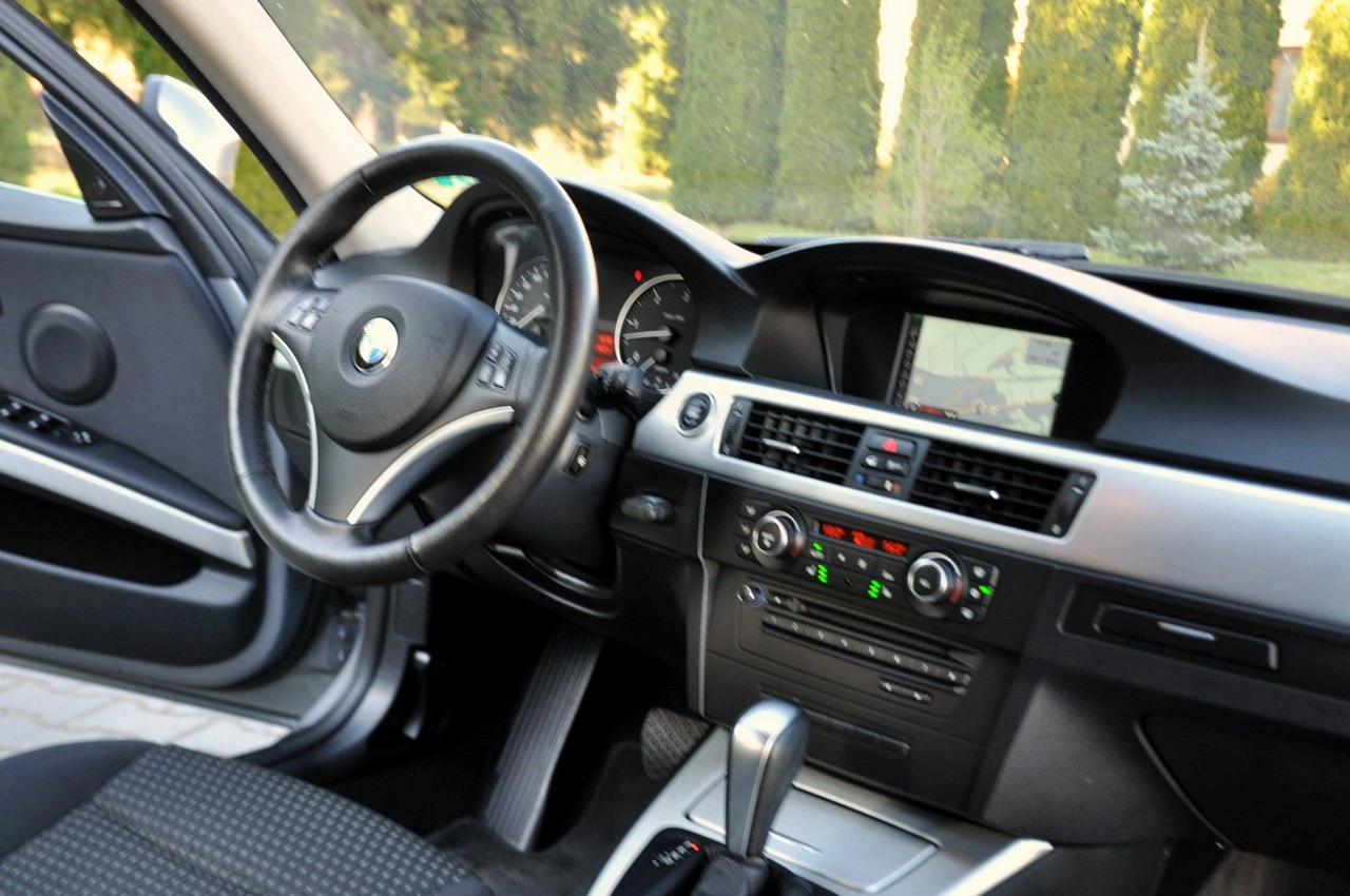BMW 330 - Zdjęcie 25