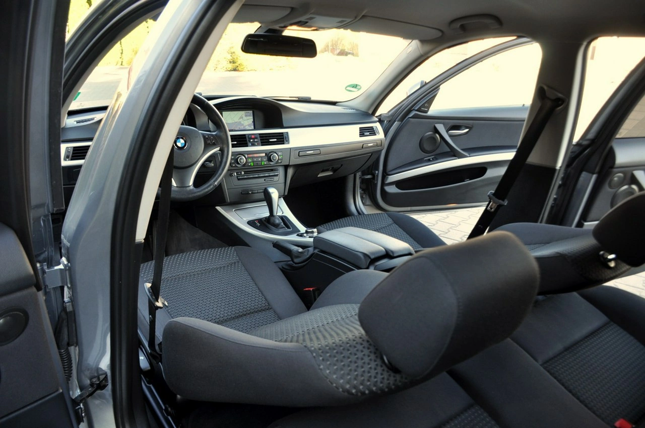 BMW 330 - Zdjęcie 27