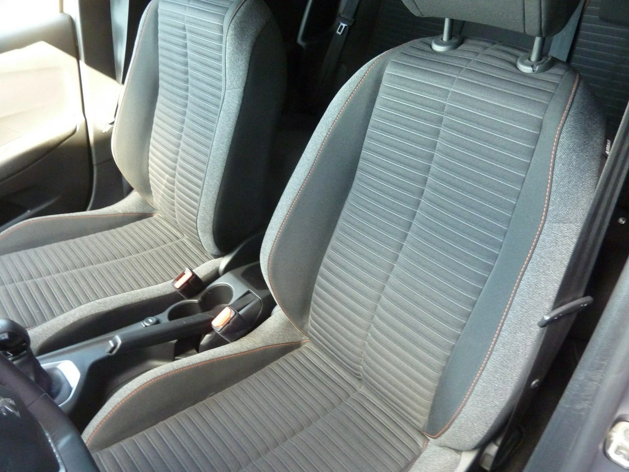 Peugeot 208 - Zdjęcie 11