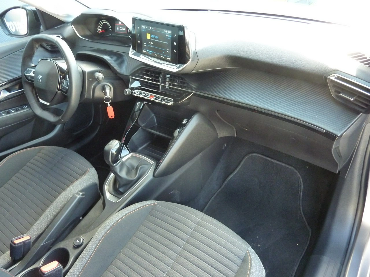 Peugeot 208 - Zdjęcie 14