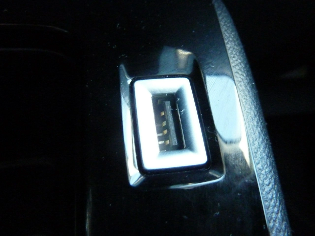 Peugeot 208 - Zdjęcie 29