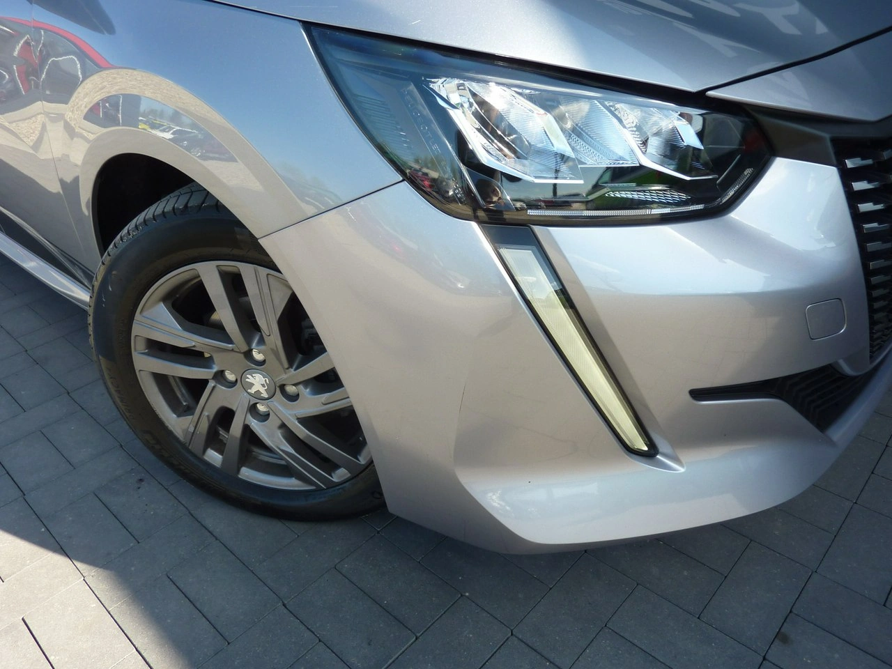 Peugeot 208 - Zdjęcie 37