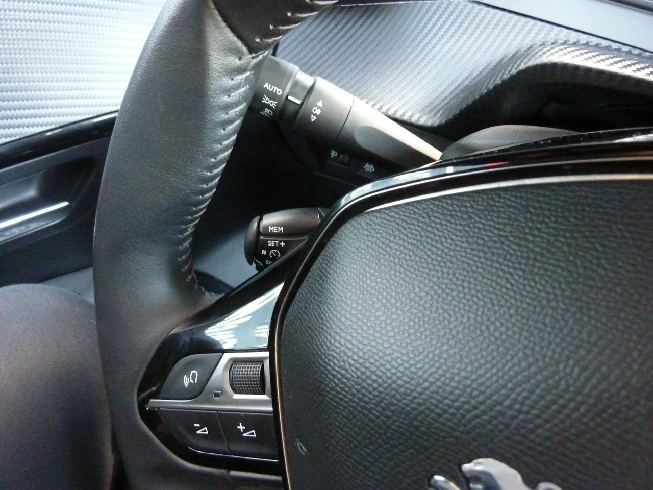 Peugeot 208 - Zdjęcie 30