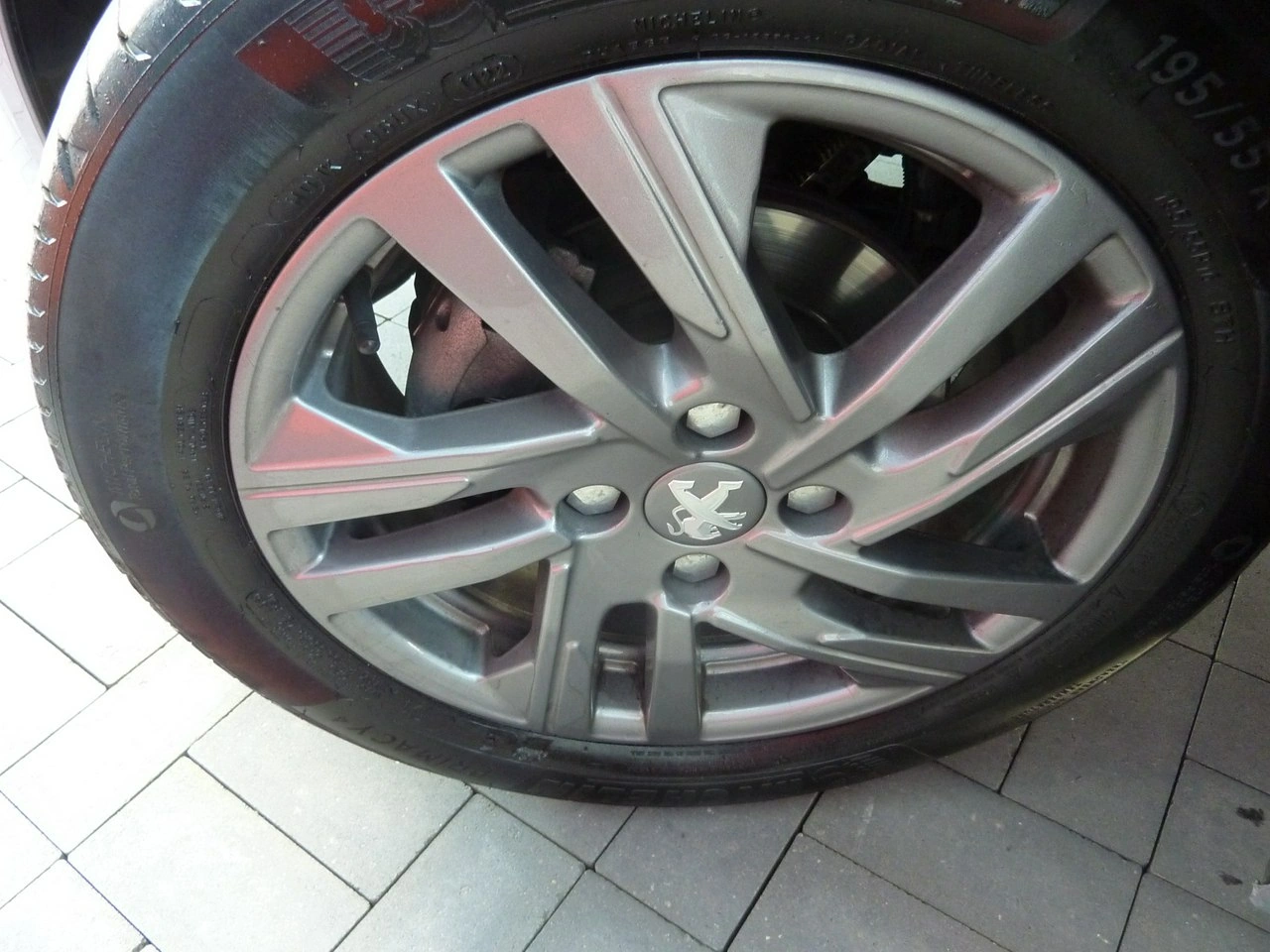 Peugeot 208 - Zdjęcie 35