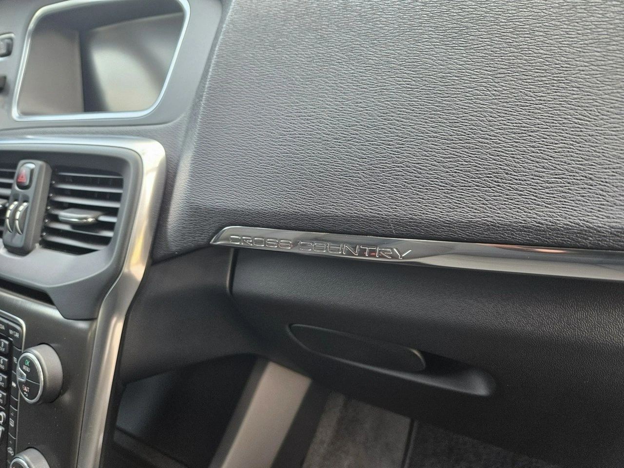 Volvo V40 Cross Country - Zdjęcie 24