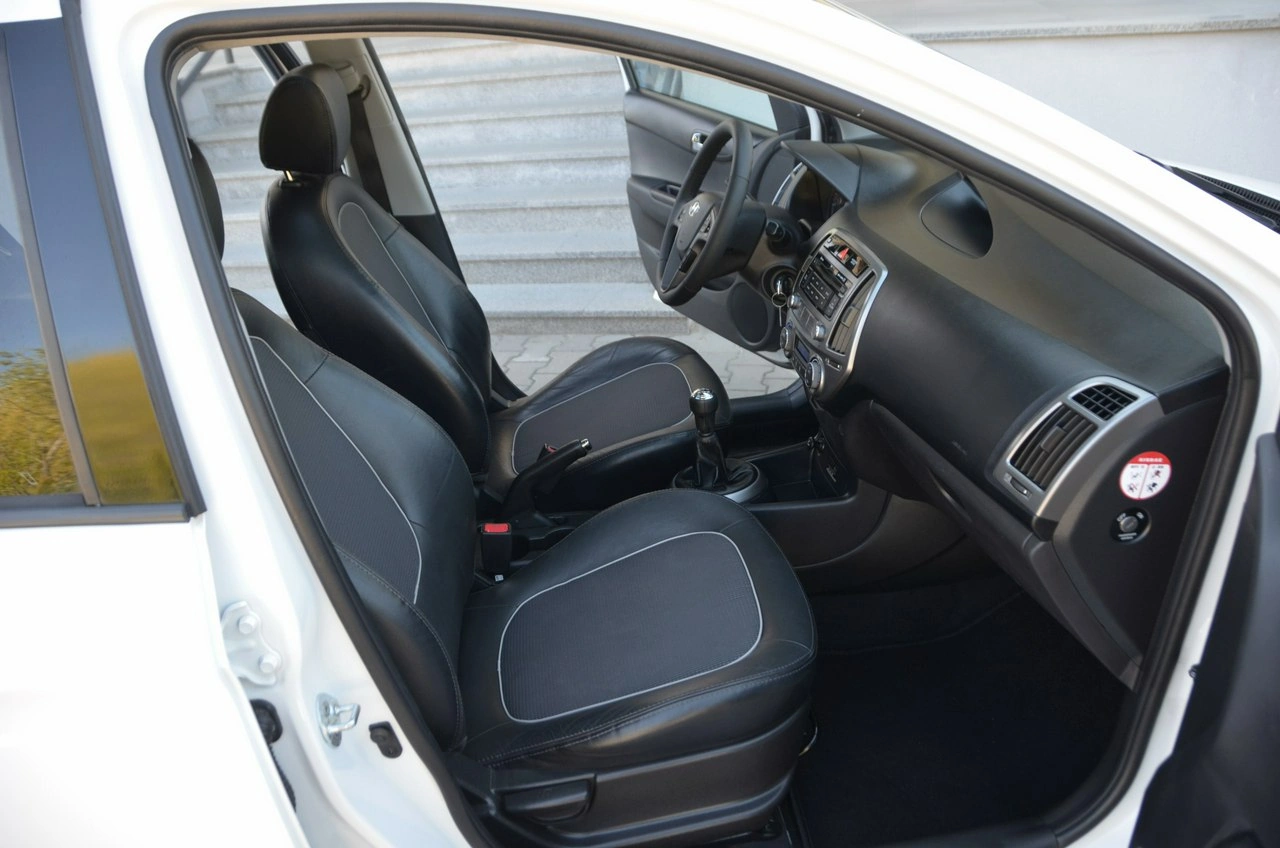 Hyundai i20 - Zdjęcie 25