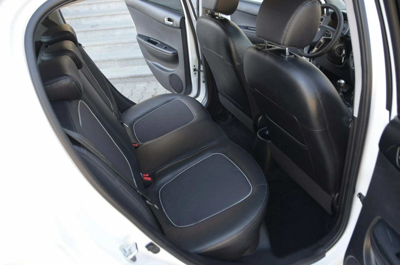 Hyundai i20 - Zdjęcie 25