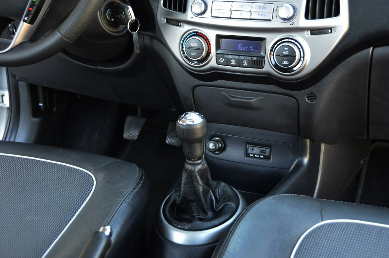 Hyundai i20 - Zdjęcie 35