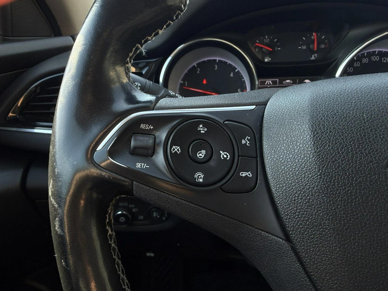 Opel Insignia - Zdjęcie 10