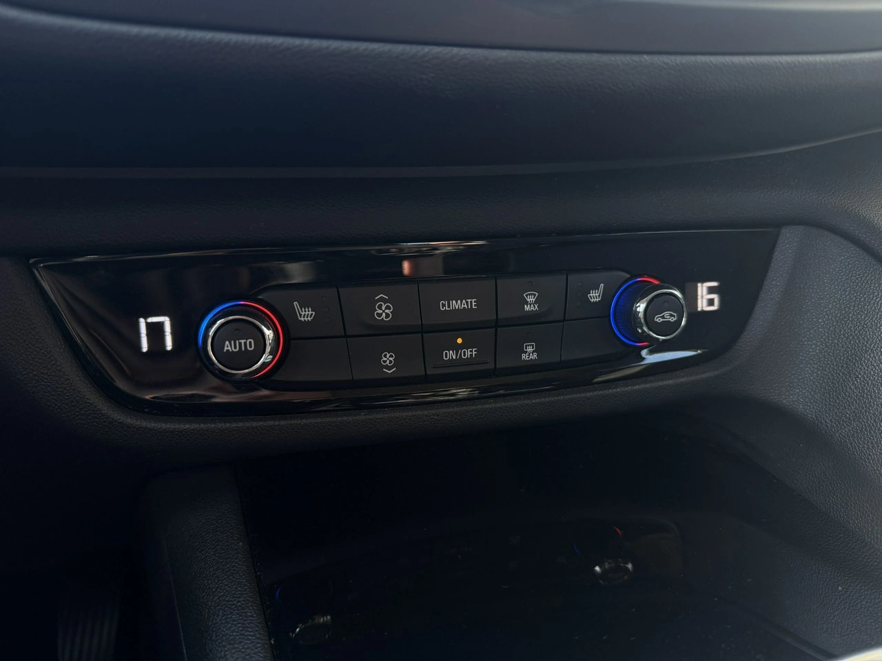 Opel Insignia - Zdjęcie 14