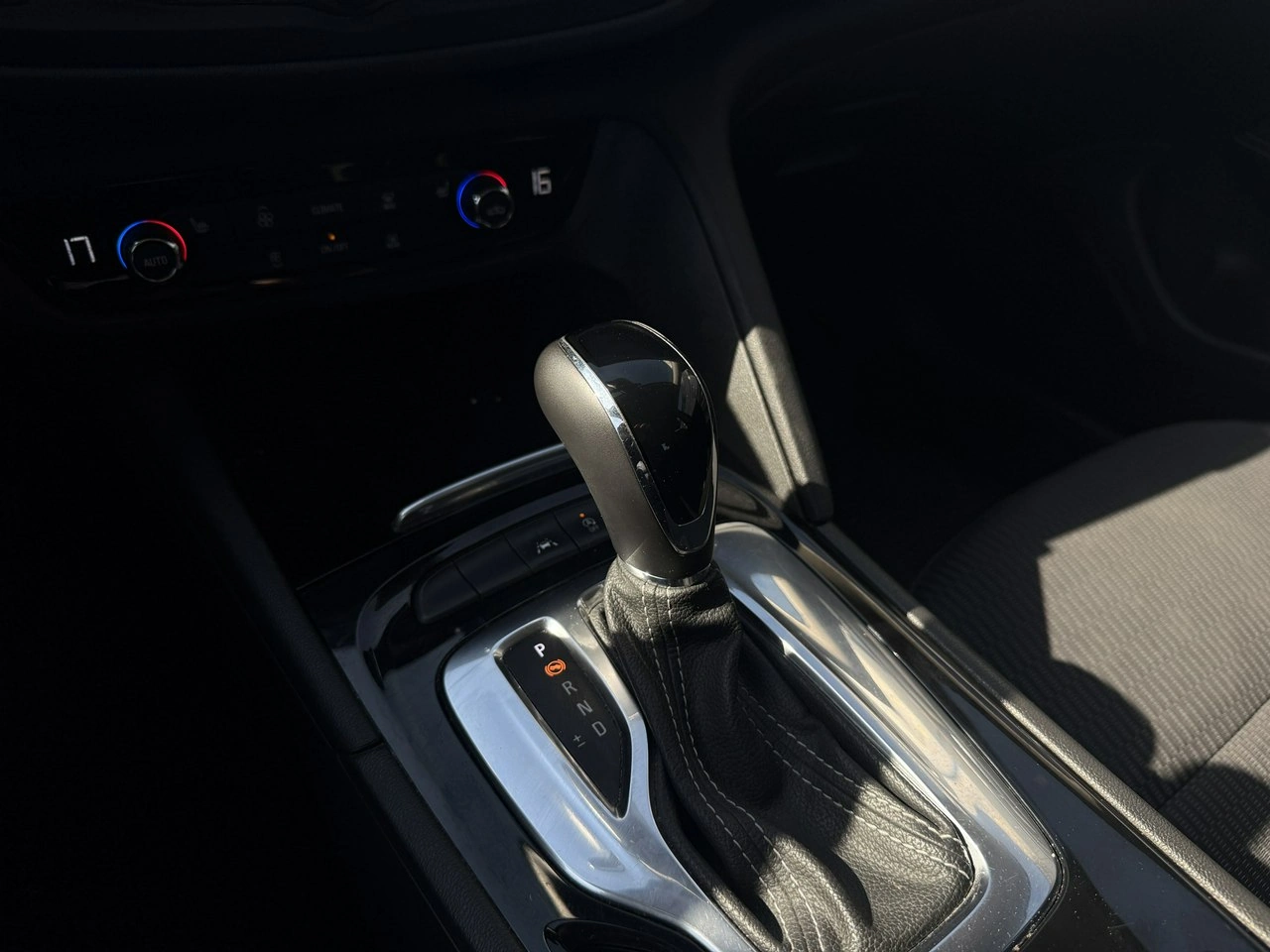 Opel Insignia - Zdjęcie 15