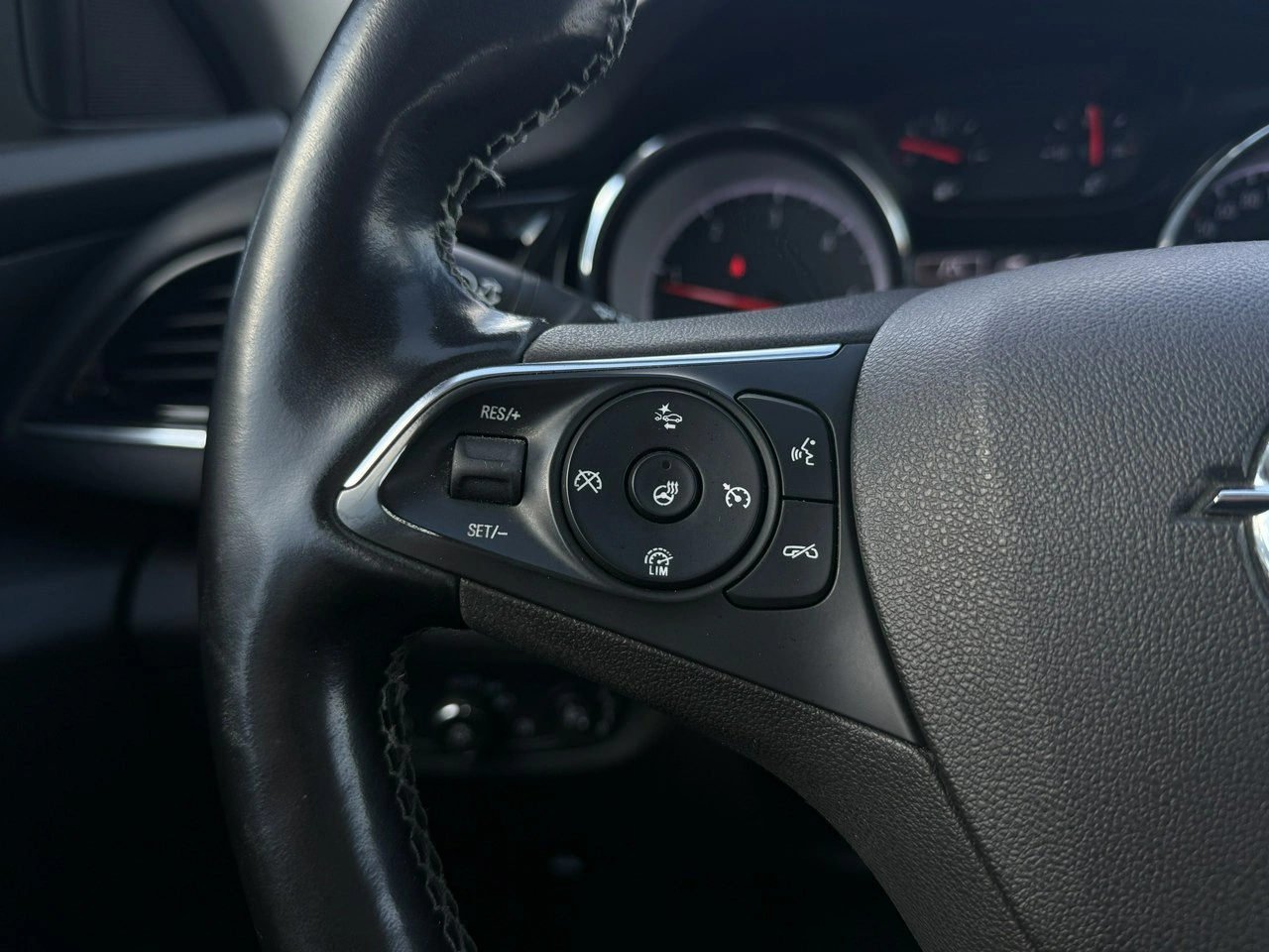 Opel Insignia - Zdjęcie 17