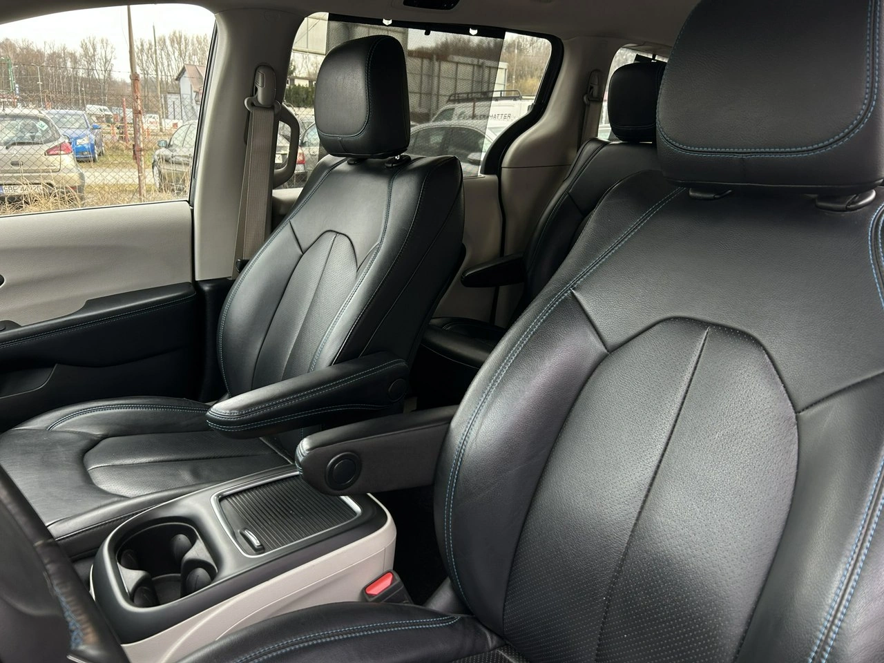 Chrysler Pacifica - Zdjęcie 11