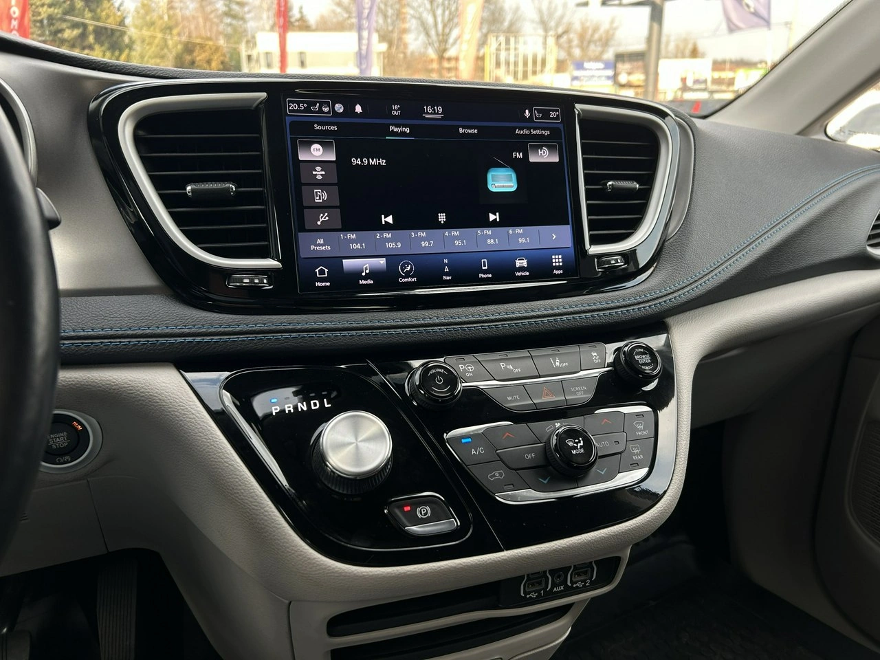 Chrysler Pacifica - Zdjęcie 21