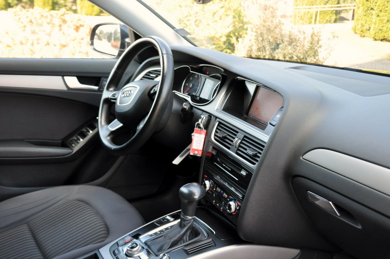 Audi A4 - Zdjęcie 17
