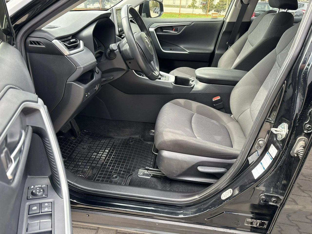 Toyota RAV-4 - Zdjęcie 10