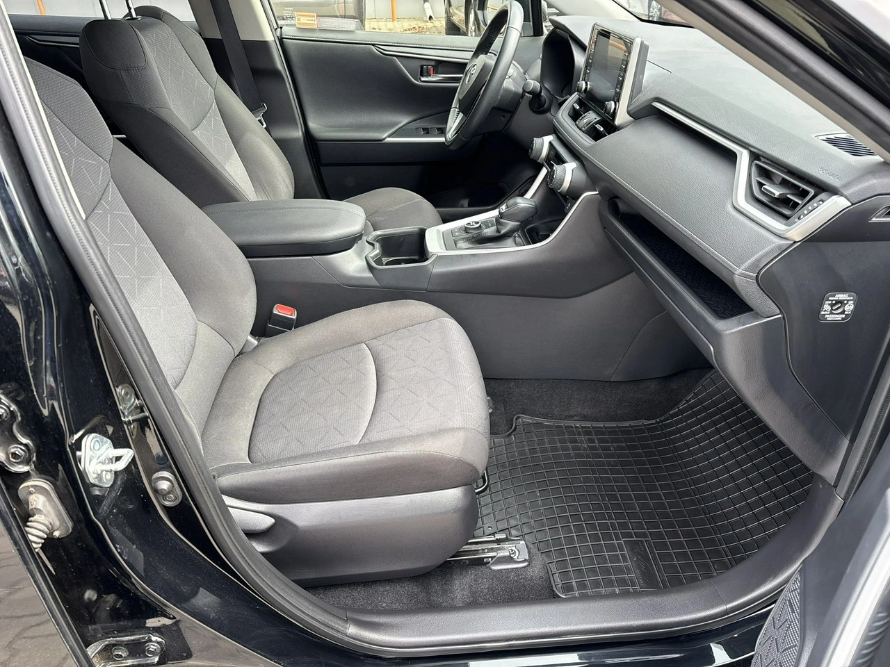 Toyota RAV-4 - Zdjęcie 18