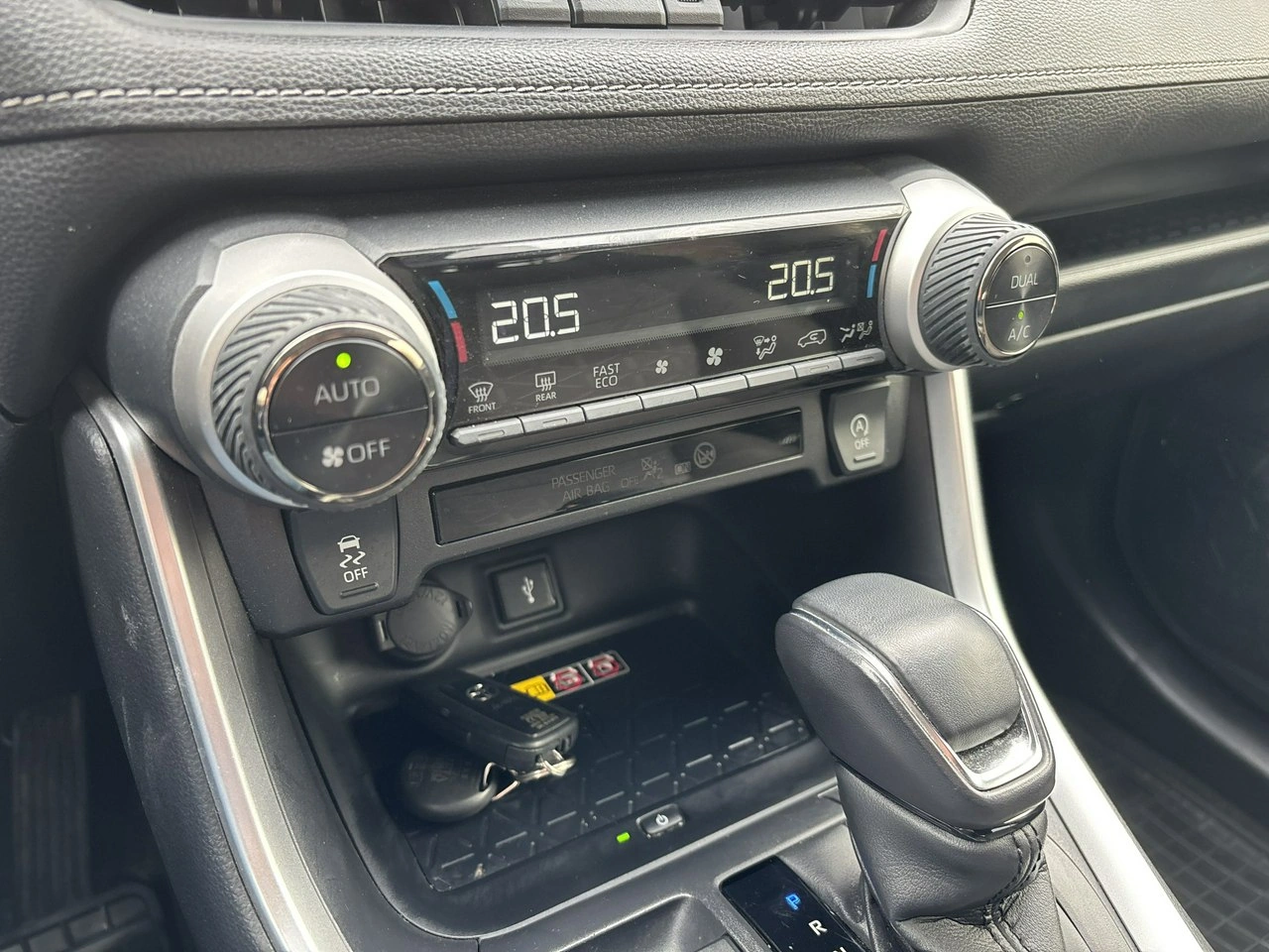 Toyota RAV-4 - Zdjęcie 20