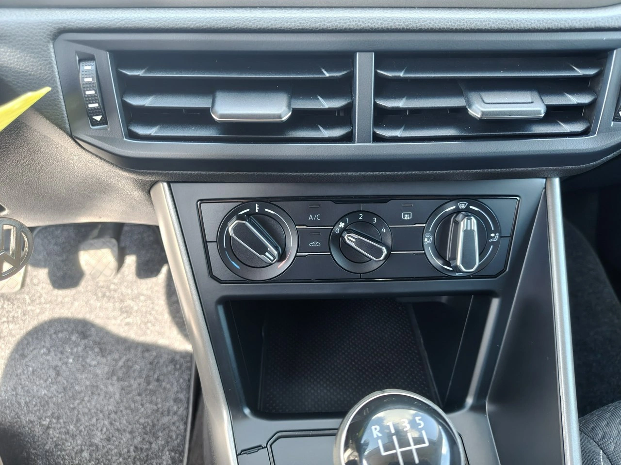 Volkswagen Polo - Zdjęcie 9